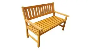 Robust und gemütlich: Die honigbraune 125 x 71 x 91 cm Balkonbank aus Kiefernholz