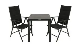 Balkongarnitur aus Aluminium mit 2 Klappstühlen und passendem Tisch vor weißem Hintergrund