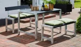 Mit der Bistrogarnitur Café richten Sie eine zweite Sitzgruppe im Garten ein