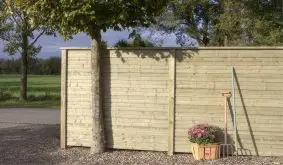 Flexibles Steckzaunsystem aus Fichte für den ganzen Garten, das Privatsphäre zaubert und gleichzeitig das Auge erfreut