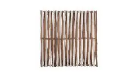 Zaunfeld aus naturbelassenen Halblatten im Maß 180 x 180 cm