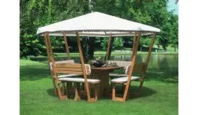 Der Holz Pavillon mit vier Bänken und Bedachung in der weißen Ausführung