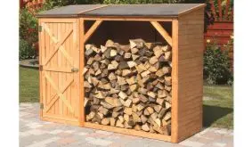 Unser Kaminholzlager "Kotka" aus massivem Kiefernholz. 224 x 78 x 163 cm