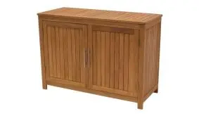 Aus geöltem Eukalyptusholz: Die robuste 120 x 50 x 85 cm Gartenkommode mit 2 Klapptüren bietet viel Stauraum für Ihre Gartenutensilien