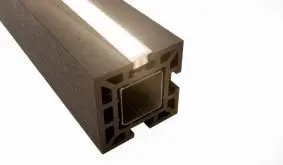 Für die Integration in Pfostennut: Warmweiße 190 cm LED-Leiste (IP 67) mit 25 Watt