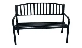 Die 127 x 63 x 85 cm Outdoorbank überzeugt mit einer klaren Linienführung im Stil klassischer Parkbänke