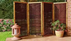 Der Sichtschutz Paravent aus Weide kann in den Maßen 240 x 160 cm oder 240 x 180 cm geliefert werden