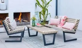 Die rohe Siesta Garnitur ist für den Garten und exklusive Innenraumlösungen geeignet