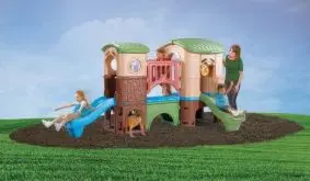 Spielanlage aus Kunststoff mit echter Brücke zwischen zwei Türmen, 348 x 232 x 178 cm, Abenteuerinsel mit Geheimeingängen, zwei Rutschbahnen und einem Steuerrad