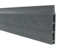 Witterungsbeständige WPC Steckzaun Lamelle mit einem schiefergrauen Farbton. Maße:  18 x 145 x 1780 mm