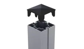Der silberfarben eloxierte 7,5 x 7,5 cm Alu Zaunpfosten ist in zwei Längen erhältlich: in 192,5 cm zum Aufschrauben und in 240 cm zum Einbetonieren