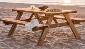 Nehmen Sie Platz: Die flexibel einsetzbare Picknickgarnitur ist für 6 Personen geeignet