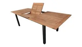 Für 2 Personen mehr: Dank Schmetterlingsverlängerung lässt sich der Outdoor Tisch auf 240 cm vergrößern