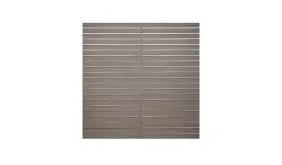Schokobraunes Zaunset im Maß 179,3 x 177,4 cm, bestehend aus 21 Lamellen aus witterungsbeständigem BPC (Bamboo Plastic Composite)