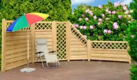 Dichtzäune aus Sibirischer Lärche: Bieten einen zuverlässigen Sichtschutz und eine hohe Qualität