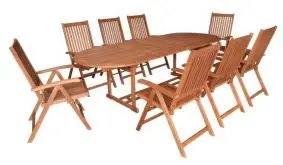 9-teilige Garnitur aus Holz für die Terrasse.