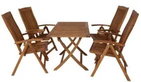 Die Gartengarnitur Göteborg besteht aus 4 Stühlen und einem Tisch.