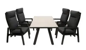 Der 59 x 73 x 112 cm Aluminium Hochlehner bietet durch die stufenlos verstellbare Rückenlehne maximalen Sitzkomfort. Eine Tischplatte aus 4 cm Sicherheitsglas mit hochwertiger Keramikoberfläche charakterisiert den 180 x 90 x 72 cm Aluminium Gartentisch 