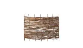 Naturbelassener Haselnusszaun mit einem Maß von 180 x 120cm 