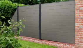 Ihr BPC Steckzaunsystem erhalten Sie wahlweise mit Designelementen aus Lochblech oder Glas. Rechnungskauf und Lieferung innerhalb von 10 Werktagen