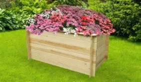 Das Holz Hochbeet lässt sich Dank einer angenehmen Arbeitshöhe von ca. 85cm rückenschonend bepflanzen und ist in 2 Breiten verfügbar - 160 cm oder 200 cm.