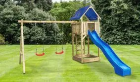 Ein Spielturm für abenteuerlustige Kinder. Kann mit einer separaten Wellenrutsche kombiniert werden