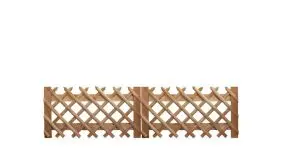 Jaegerzauntore aus bräunlich druckimprägnierten Zaunlatten und Brettern. 300x80cm