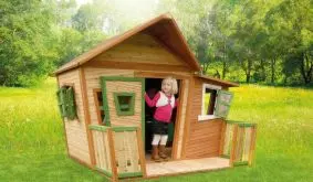 Die Kinderhütte aus 100 % FSC-zertifiziertem Zedernholz im Maß 180 x 180 x 167 cm bietet Ihren Kindern viel Platz zum Spielen