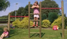 Das Kletterreck von meingartenversand.de, kompletter Bausatz aus Rundhölzern. 260 x 200 cm