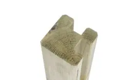 Eckpfosten des Lärmschutzzaunsystems in Modulbauweise mit einer Höhe von 210 cm