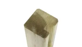 Endpfosten als eleganter Abschluss für den Lärmschutzzaun mit einer Länge von 210 cm und Kantenlängen von 9 cm