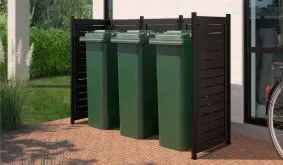 Funktionalität und Stil kombiniert die Lund Mülltonnenabtrennung aus fungizid vorbehandeltem und zweifach schwarz farbgrundiertem Nadelholz