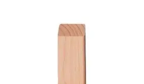 Die allseitig gehobelte 3 x 5 x 80 / 100 / 120 / 150 cm Stakete punktet mit gerundeten Kanten und einem leicht abgeschrägten Kopf