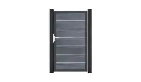 Das Tor der Maribo Maxi-Serie wird von einem umlaufenden Rahmen aus Aluminium verstärkt. Lamellen aus langlebigem BPC in steingrauer Struktur