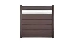 Der BPC Sichtschutz Odense 2 hat das Maß 180 x 180 cm. Der Bausatz besteht aus 10 Lamellen 30cm Glaseinsatz, Adapterleisten, Start/Abschlussprofilen und Distanzstücken, OHNE Pfosten.