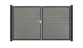 Doppeltor aus aschgrauen PVC-Lamellen mit umlaufenden Rahmen in Anthrazit. Maß: 300 x 180 cm