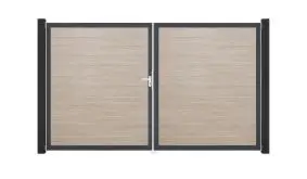 300 x 180 cm Doppeltor bestehend aus PVC-Lamellen und einen umlaufendem Rahmen aus Aluminium. Dekor: Sheffield Oak