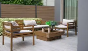 Der blickdichte BPC Rhombus Zaun schützt die Privatsphäre und sorgt für geruhsame Momente unter freiem Himmel