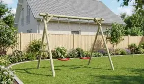 Die Schaukel Andy aus kesseldruckimprägnierten Rundhölzern ist TÜV SÜD-geprüft – so bekommen Ihre Kinder sicheren Schaukelspaß, ohne viel Aufwand.