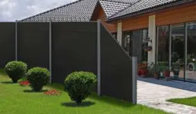 Ihr BPC Steckzaunsystem erhalten Sie wahlweise mit Designelementen aus Lochblech oder Glas. Rechnungskauf und Lieferung innerhalb von 10 Werktagen