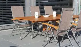 Luxuriöses Edelstahl Gartenset für 6 Personen. Der moderne Materialmix unterstreicht den Stil Ihres Zuhauses