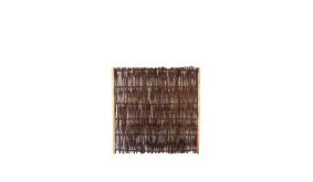 Weidensichtschutz aus Kiefernholz und einem Maß von 120 x 120cm 