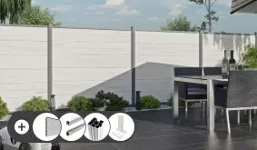 WPC Zaun Schwerin – unkompliziert konfiguriert, schnell geliefert! Länge, Farbe, Befestigung und optional ein Tor dazu wählen – wir versenden das Komplettset inkl. Zubehör frei Bordsteinkante zu Ihnen.