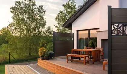 Perfekt für individuelle Lösungen: Mit Designeinsätzen wird Ihre heimische Sichtschutzwand zum optischen Highlight
