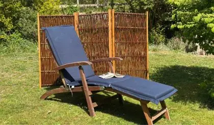 Unser mobiler Paravent aus Weide lässt Sie in Ruhe den Garten genießen 