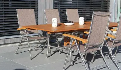 Luxuriöses Edelstahl Gartenset für 6 Personen. Der moderne Materialmix unterstreicht den Stil Ihres Zuhauses