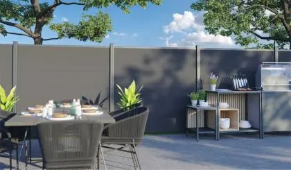 Das wetterfeste WPC Zaunsystem mit 179,5 x 24,5 x 2 cm Lamellen in Anthrazit: ein wahrer Preis-Leistungs-Sieger!