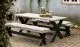 Das klassisch anmutende Gartenset Parkmöbel Nostalgi aus druckimprägniertem Holz ist in 4 Designs erhältlich