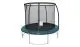 Das Trampolin ist ein rundes Gartentrampolin (hier im Bild), das sich variabel als Bodentrampolin nutzen lässt