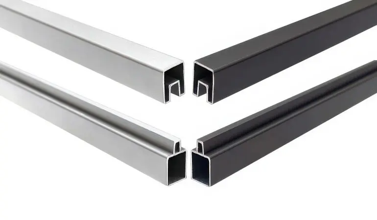 Stabilisierend und dekorativ: Alu Abschlussleisten Set für WPC Lamellen mit Nut-Feder-Verbindung